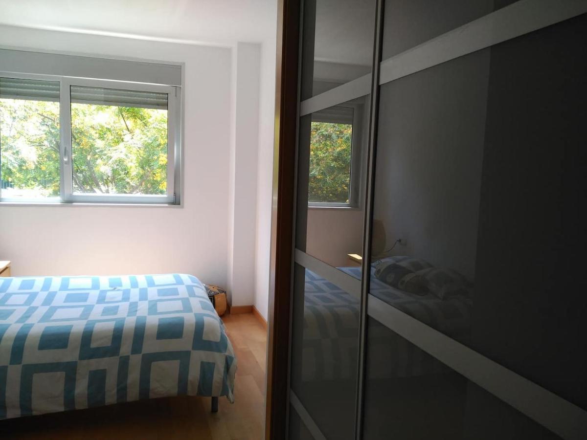 Stylish Flat, 2 Bathrooms And Swimming Pool, Next To The Beach! Сант Адриа де Бесос Екстериор снимка